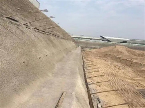 新罗河道边坡加固